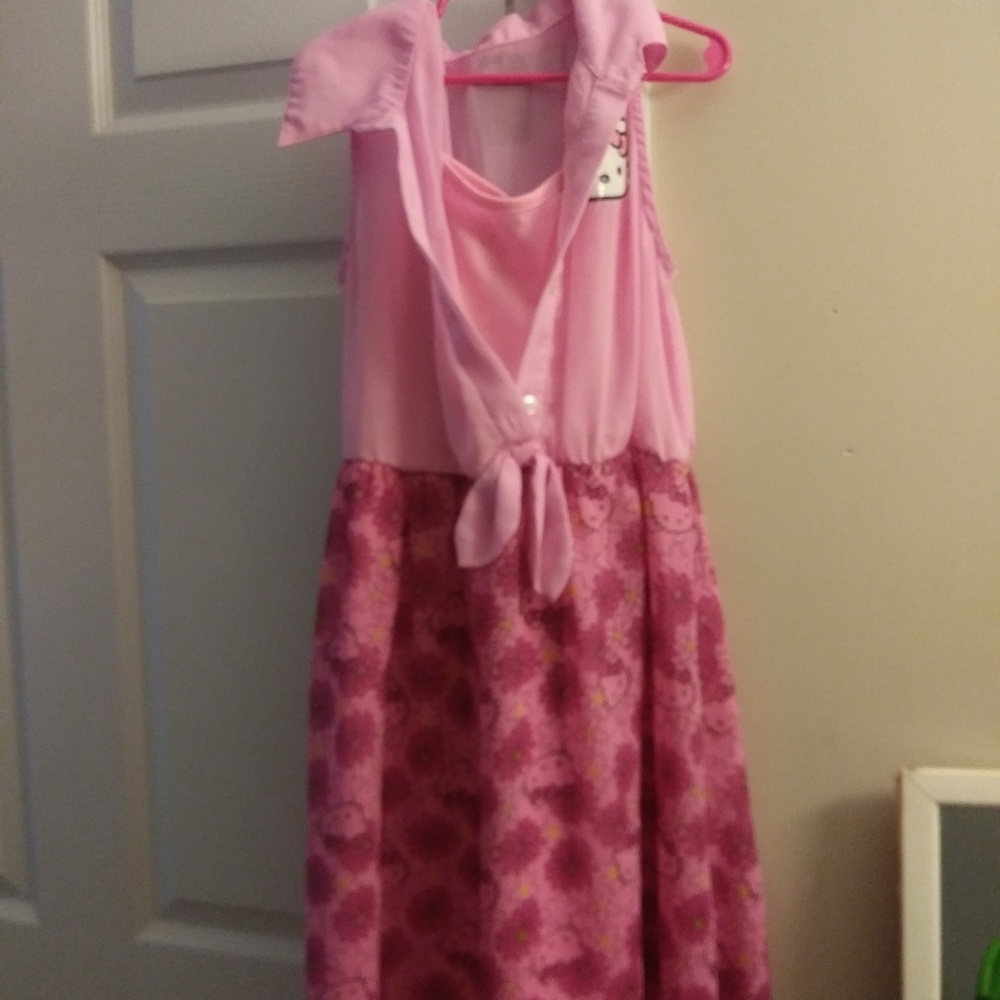 Dresses - Picture 2 of 3